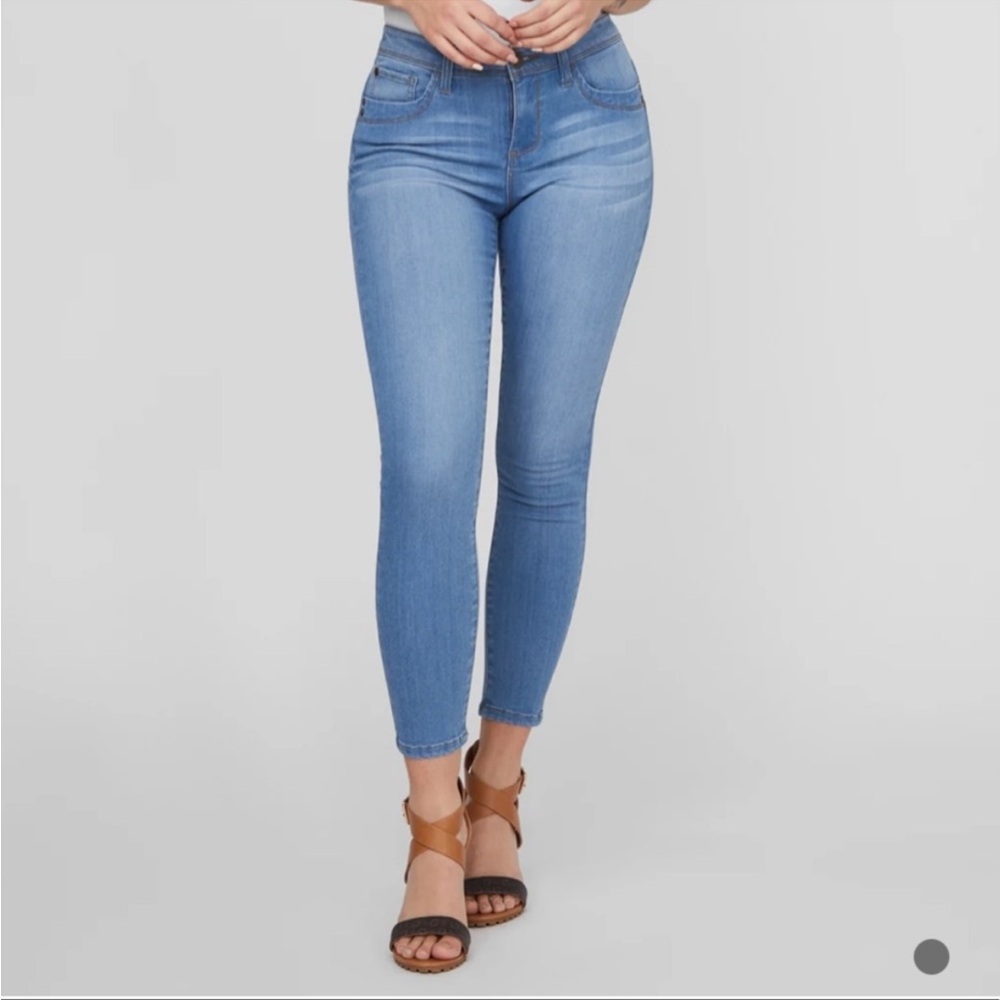 Guess Beyla Curvy Mid-Rise skinny jeans